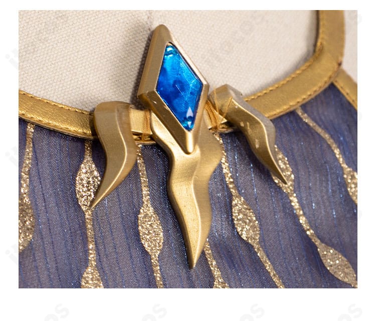 襟元装飾のクローズアップ。グレイス（漁女）特有の神聖さを演出する襟デザイン。