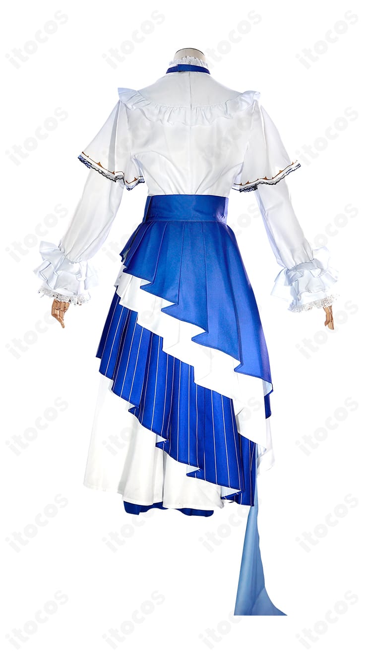 エリーラ・ペンドラ衣装の背面ビュー。背中の装飾とスカートの落ち感を詳細に示す。