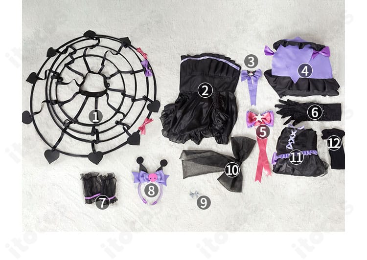 トップス、スカート、パニエ等の付属品一式を並べたセット内容画像