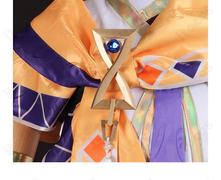 披肩（ショール）前部の装飾。エッジの意匠が写真映えするポイント。