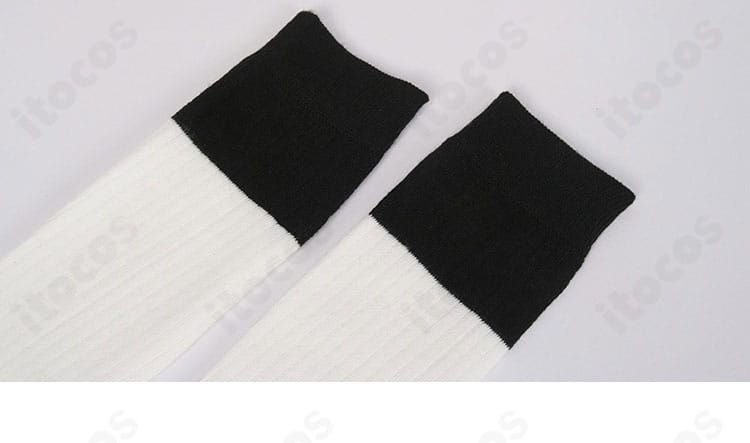 馬狼照英 コスプレ衣装 靴下口のアップ。フィット感を高める口ゴムの仕様と装飾ラインを示す画像。