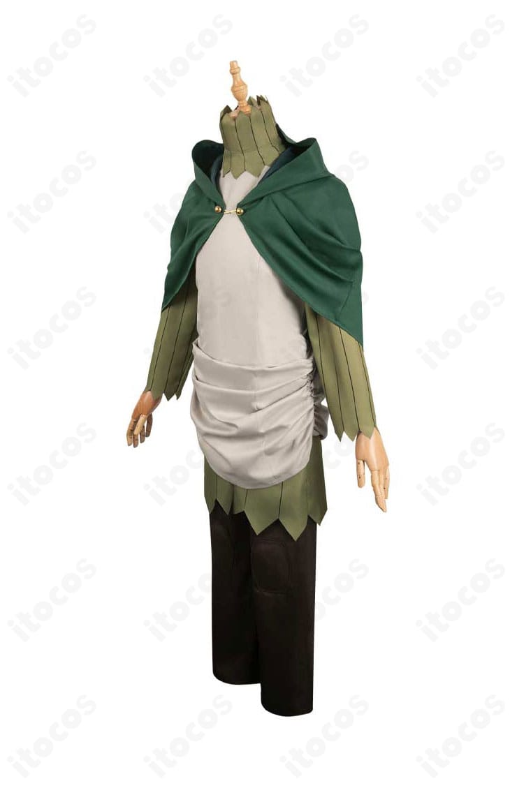 ミスルン衣装の側面カット。マントのドレープとレイヤードの厚みが映えるサイドビュー。