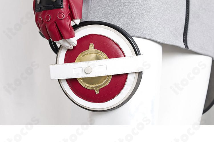 装飾パーツの細部。膝飾りやステッチワークなど近接撮影に映える造形を示す。