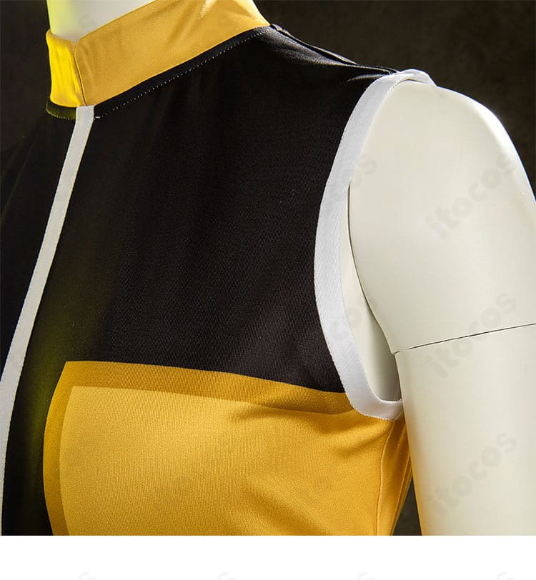 錫切夢子コスプレ衣装の袖口ディテール。カフ部分の縫製とエッジの仕上げを近距離で確認