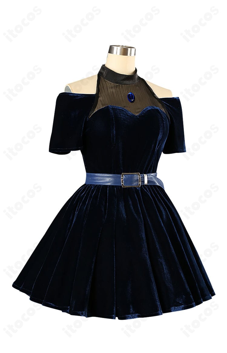 右側面画像。袖口やベルト位置、スカートの落ち感など横からのラインを表示。