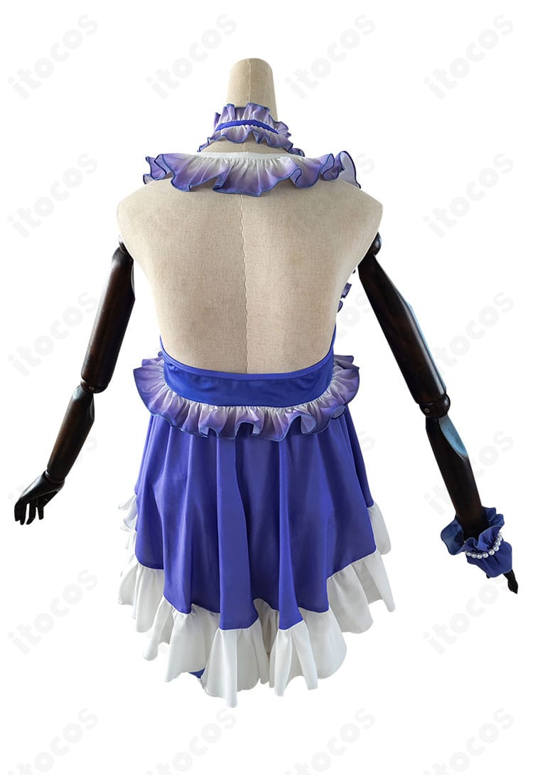 東條 希 水着コスプレの背面。ストラップ配置や縫製ラインまで作り込み、後ろ姿も高い再現度。