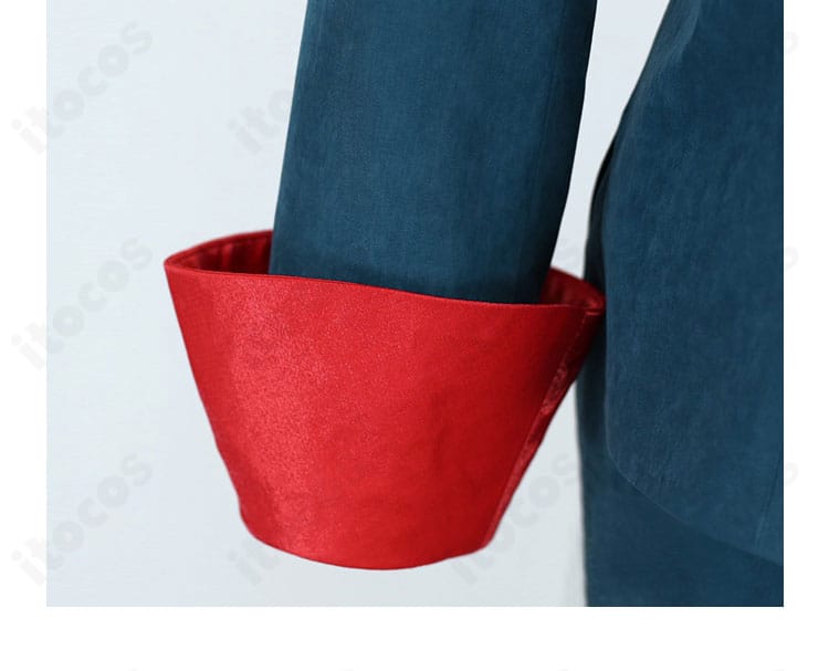 ギーマ コスプレ衣装の袖口装飾。カフ部の縫製と意匠の細部。