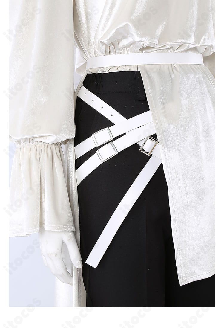 ALIEN STAGE ルカ コスプレ衣装のベルト周り詳細。高級感のあるベルトと金具、チェーンの配置が分かるクローズアップ。