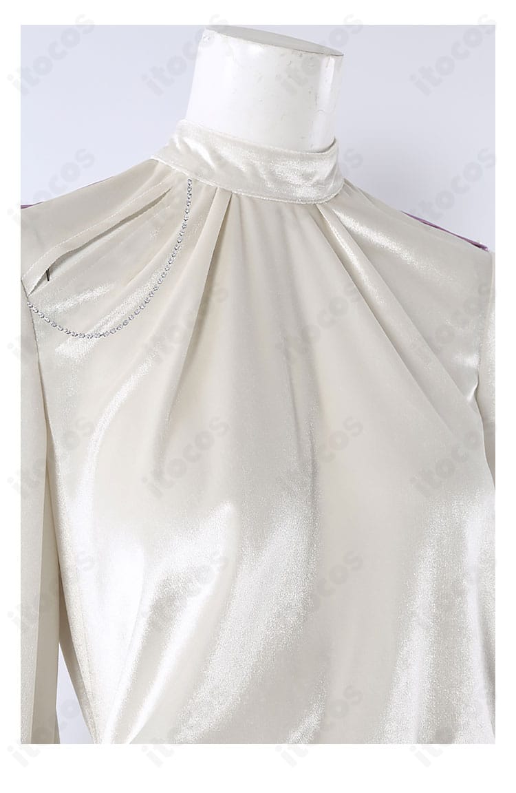 ALIEN STAGE ルカ コスプレ衣装のトップス装飾詳細。胸元の繊細な刺繍と金属調パーツの質感アップを撮影。