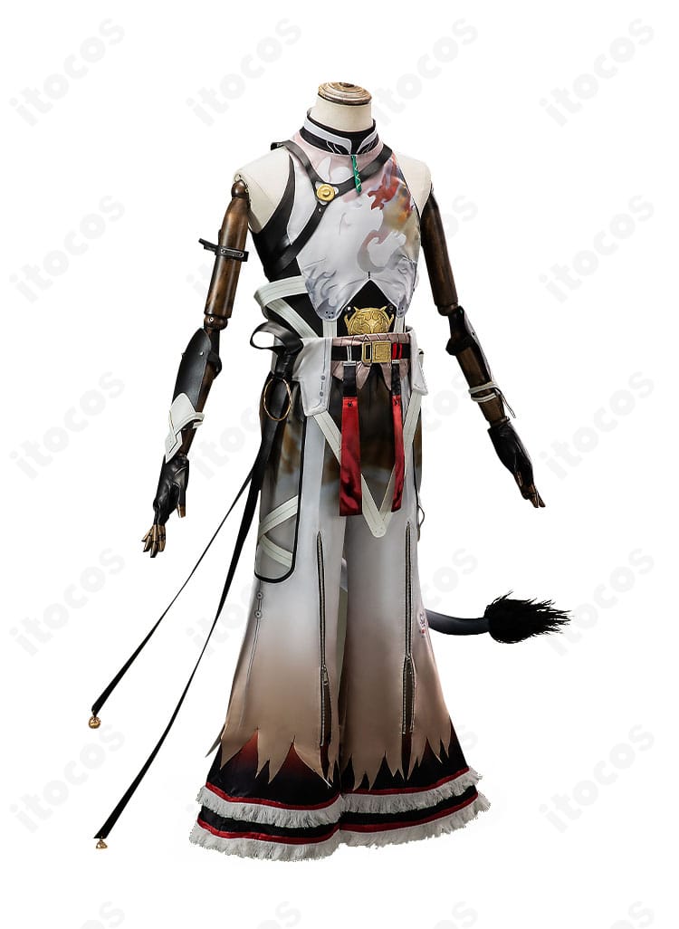 右側面の凌陽衣装。立体裁断によるシルエットとレッグ装飾のラインを強調。