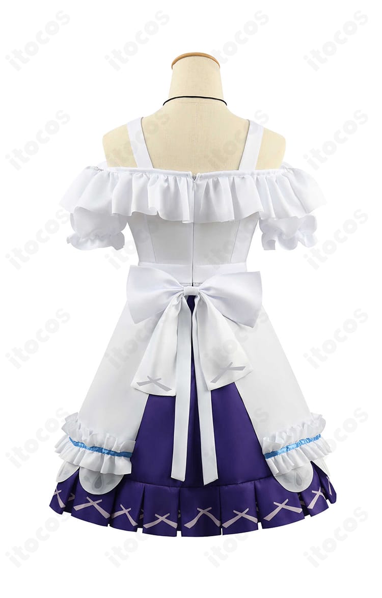 原神 クリーヴ コスプレ衣装の背面写真。背中の装飾配置やスカートラインの流れが見えるバックビュー。