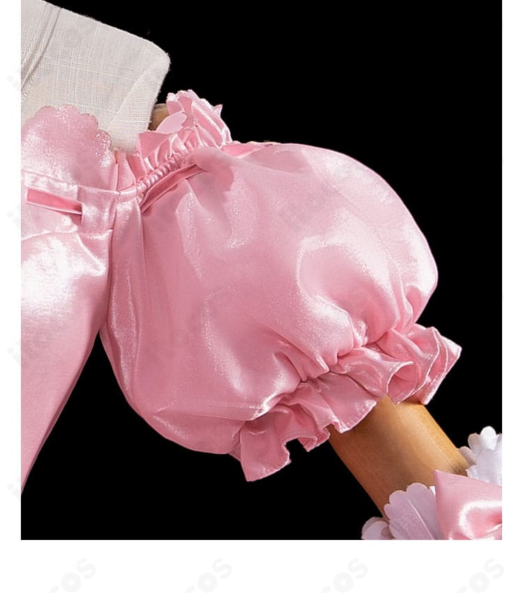 肩から袖にかけての装飾と縫製のアップ｜星名歌唄コスプレ衣装