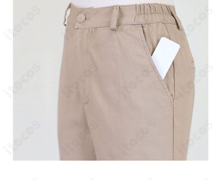 ズボンのポケット周り。実用的なポケットとステッチが分かるN（エヌ）衣装のディテール。