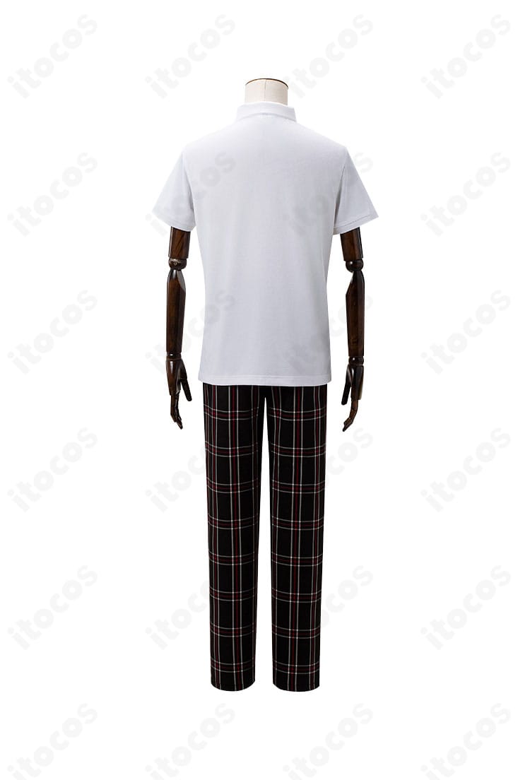 ペルソナ5 雨宮蓮 コスプレ衣装の背面ディテール。肩線と背中のシルエット、裾のラインなど縫製の仕上がりが確認できる画像。