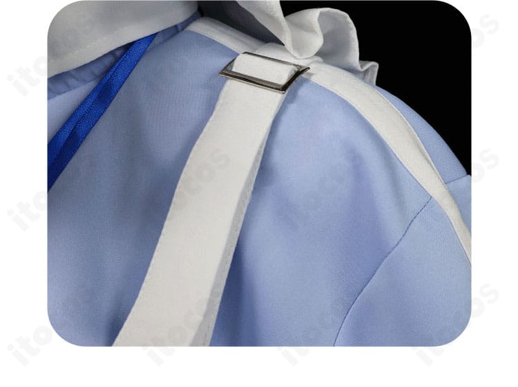 肩から袖にかけての装飾ディテール。パフスリーブの丸みとヨークの切替を強調。