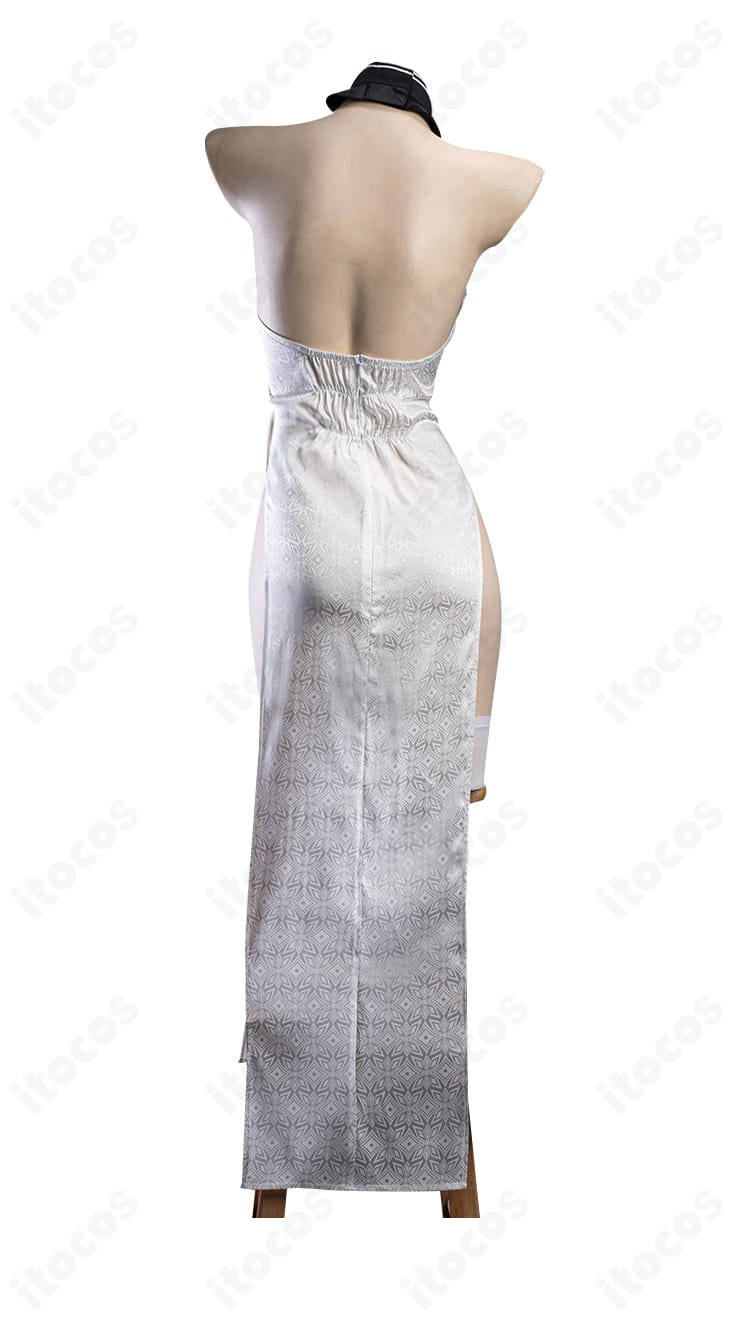 ペーター・シュトラッサー コスプレ衣装の背面図。背面のラインと装飾バランス