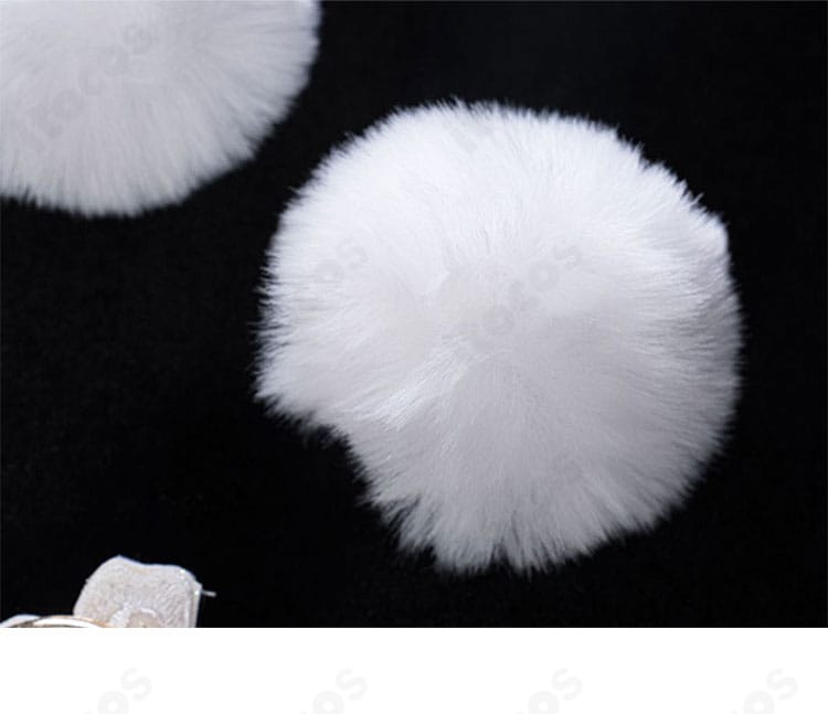 髪飾りのフェルトボール装飾。立体感と素材感のアップ