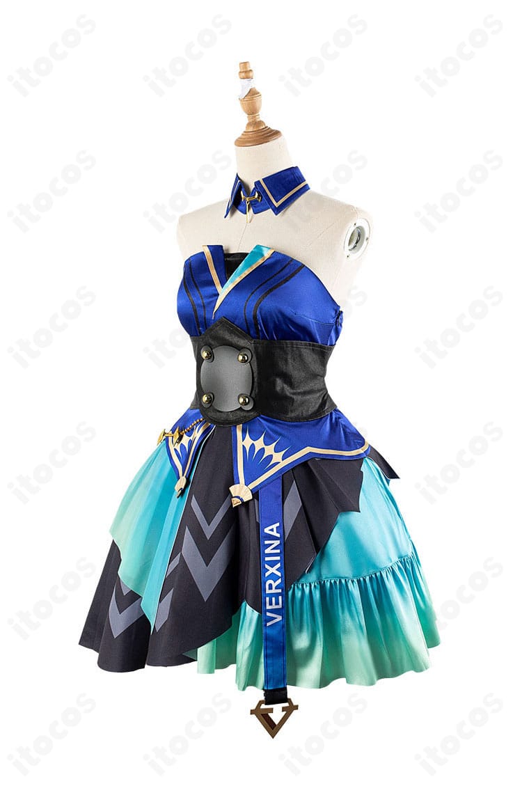 ヴィルシーナ 勝負服スカート装飾のディテール。裾まわりの立体感を強調