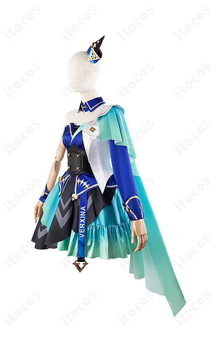 ウマ娘 ヴィルシーナ 勝負服コスプレの左側面。耳飾りやスカートラインの見え方