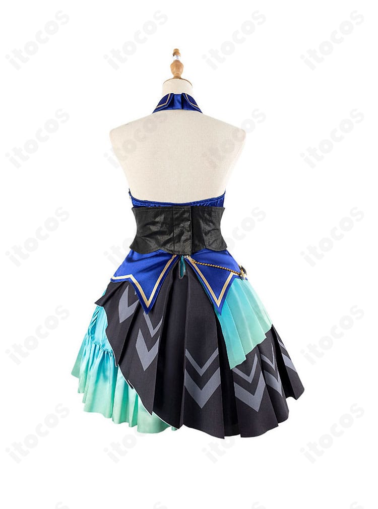 ヴィルシーナ 勝負服スカート背面装飾の詳細。後ろ姿のデザインバランスが分かる写真