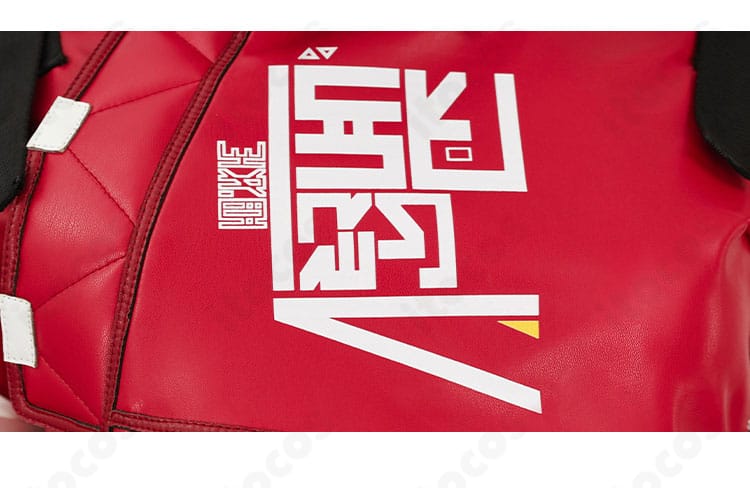 レイス コスプレ衣装の襟元装飾詳細。フェイスカバーとのバランスが分かるクローズアップ