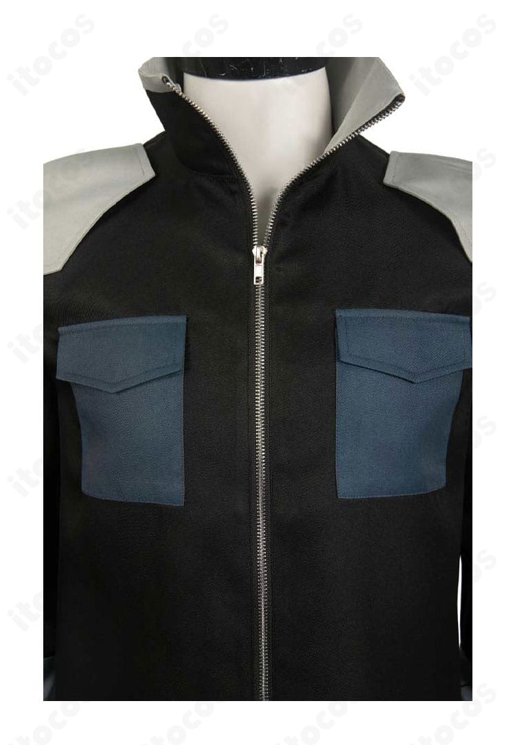 怪獣8号 保科宗四郎 コスプレ 襟元とチェーン装飾のクローズアップ 刺繍の表情