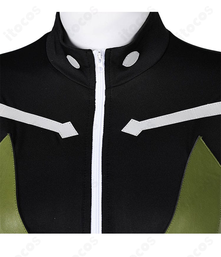 亜白ミナ コスプレの襟元ディテール。ネック周りの縫製とパーツ配置を接写で表現。