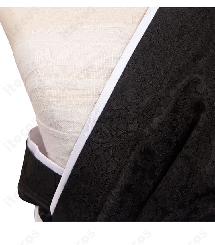 ファイナルファンタジーXIV 夜鶴胴着 コスプレ衣装の斜襟装飾アップ。精緻な刺繍と縁取りの質感が伝わる詳細画像