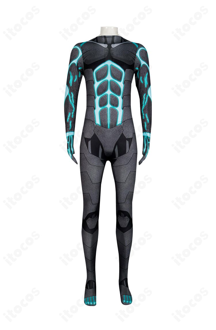 日比野カフカ 制服コスプレの正面全景。全身タイツと仮面のシルエットが分かる写真。