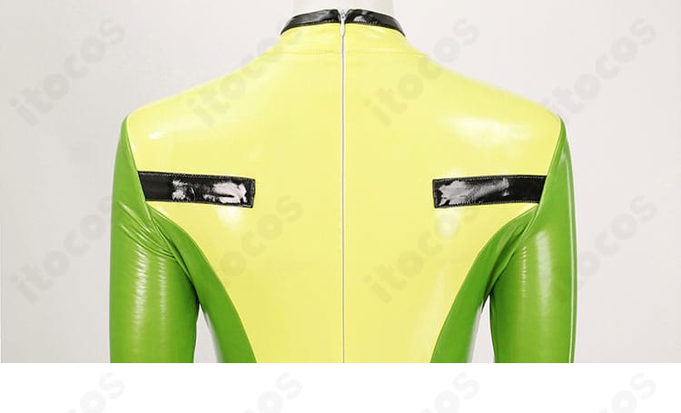 X-MEN ローグ 背面ディテール。コートの背面ラインと装飾