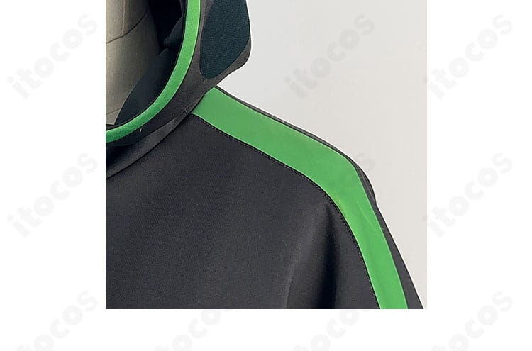 肩まわりの装飾ディテール拡大。サイバーパンクVer. の象徴的なラインとパネル配置