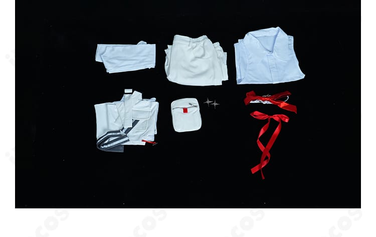 ホロライブ ReGLOSS 音乃瀬奏 コスプレ衣装のセット内容一式展示。上着、インナー、ショートパンツ、アームカバー、レッグポーチ、リボン、髪飾り、飾り物が揃うフルセット。