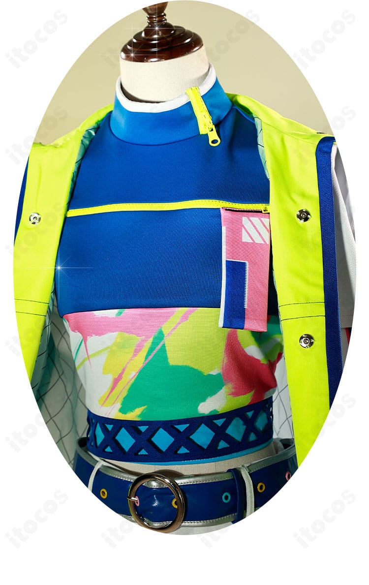 襟まわりの装飾とステッチワークを強調したクローズアップ画像