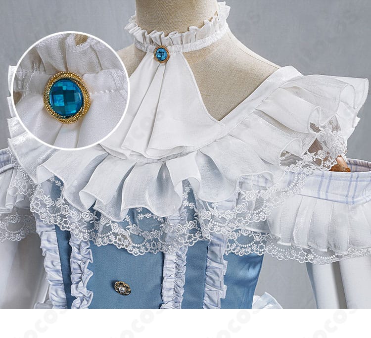 付属の首飾りクローズアップ。金具とモチーフの造形、衣装との色合わせを示した画像。