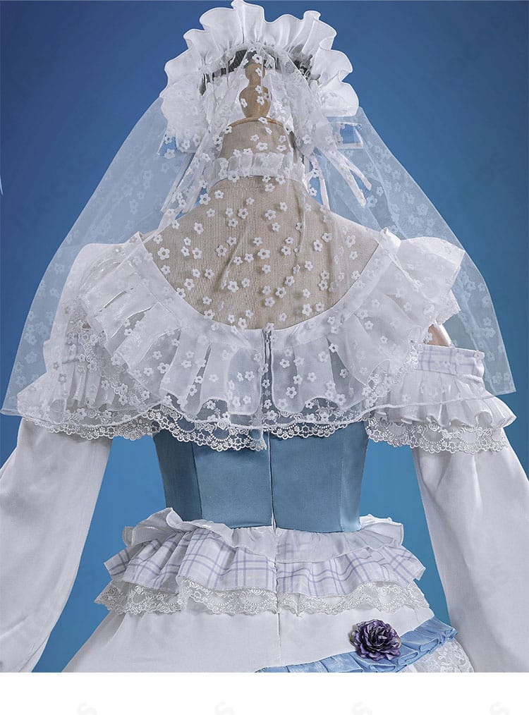 背面ヨークと縫い目のディテール。生地の質感と再現精度を示す背面寄りカット。