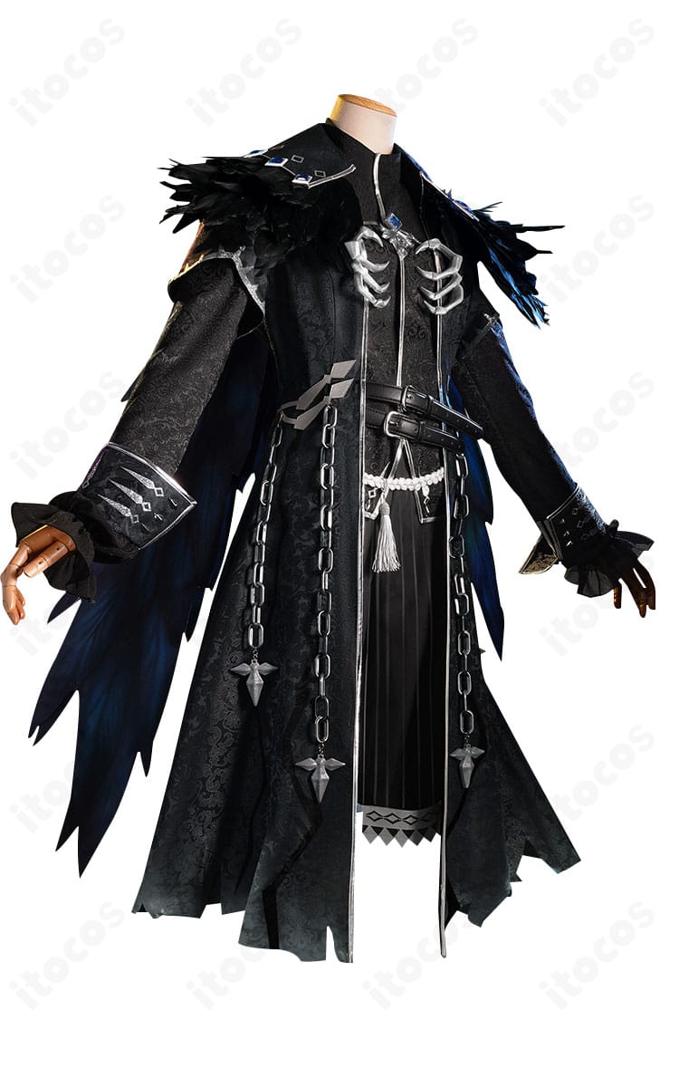 ジョゼフ 亡霊の魔術師 コスプレ衣装の側面。腰飾りとマントのレイヤー感、立体装飾の質感を強調