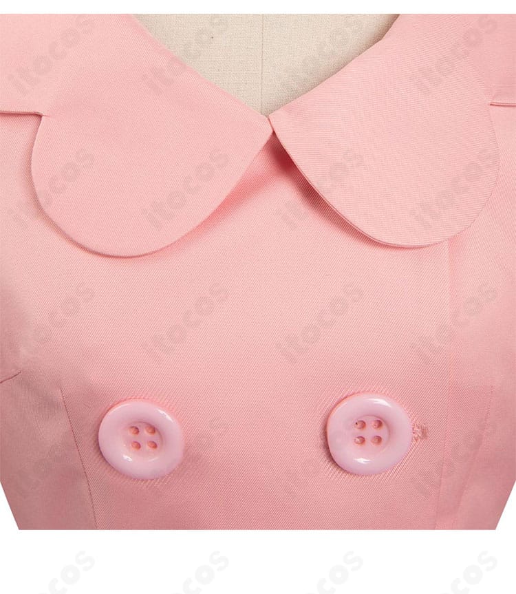 バービー衣装の襟元ディテール。縁取りと形状がわかるアップ写真。