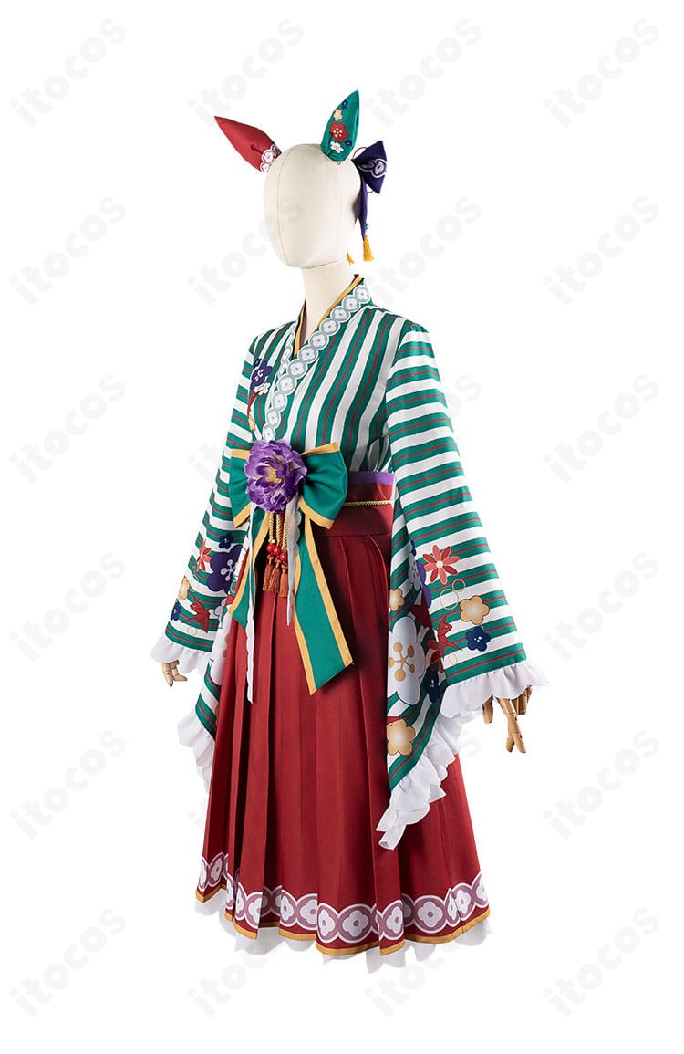 ナイスネイチャ衣装 左側面のラインとスカートの広がりが分かる画像