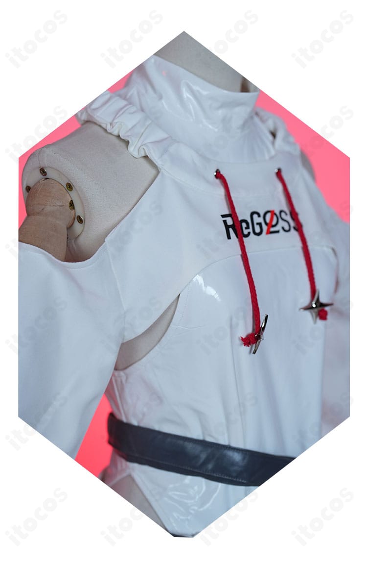 ホロライブ ReGLOSS 轟はじめ 通常衣装コスプレの側面。コートのラインとシルエットが分かる角度