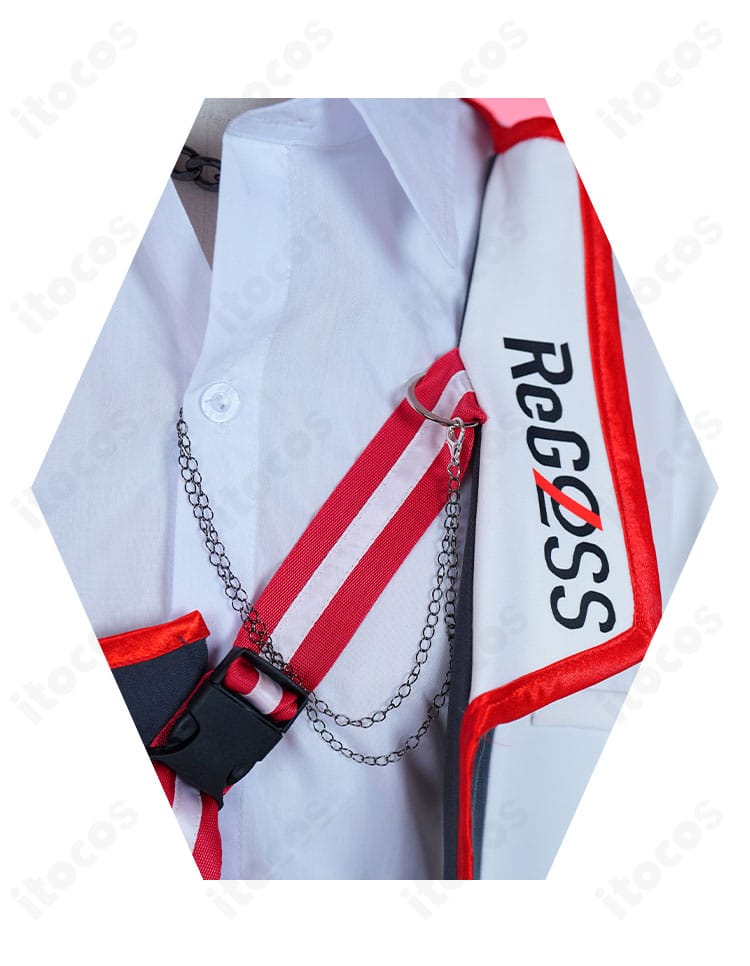 火威 青コスプレ衣装の胸元アップ。精密な刺繍と胸飾りの質感がわかるディテール写真。