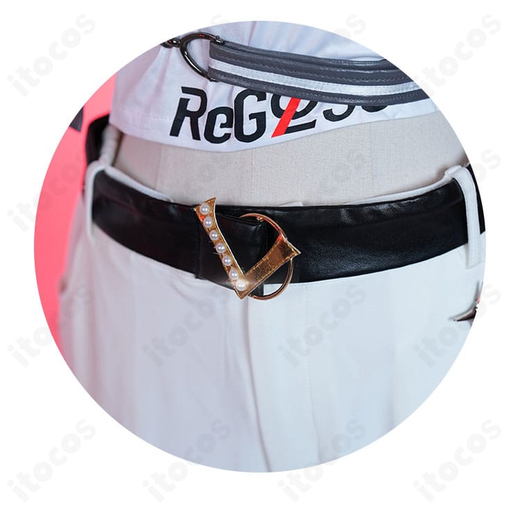 一条莉々華コスプレ衣装の腰帯およびチェーン装飾のディテール。ベルト周りの意匠と質感を確認できる画像。