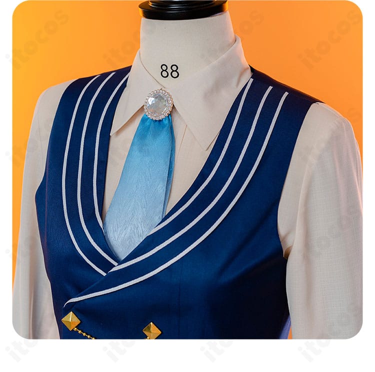 衣領周りの装飾ディテール（襟裏の仕立てと素材感）