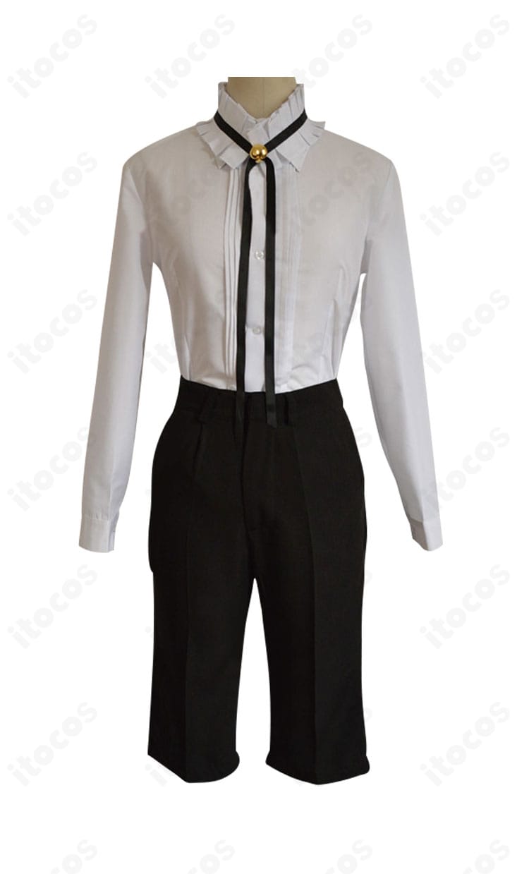 インナーシャツの前立て・装飾ディテールを捉えたクローズアップ