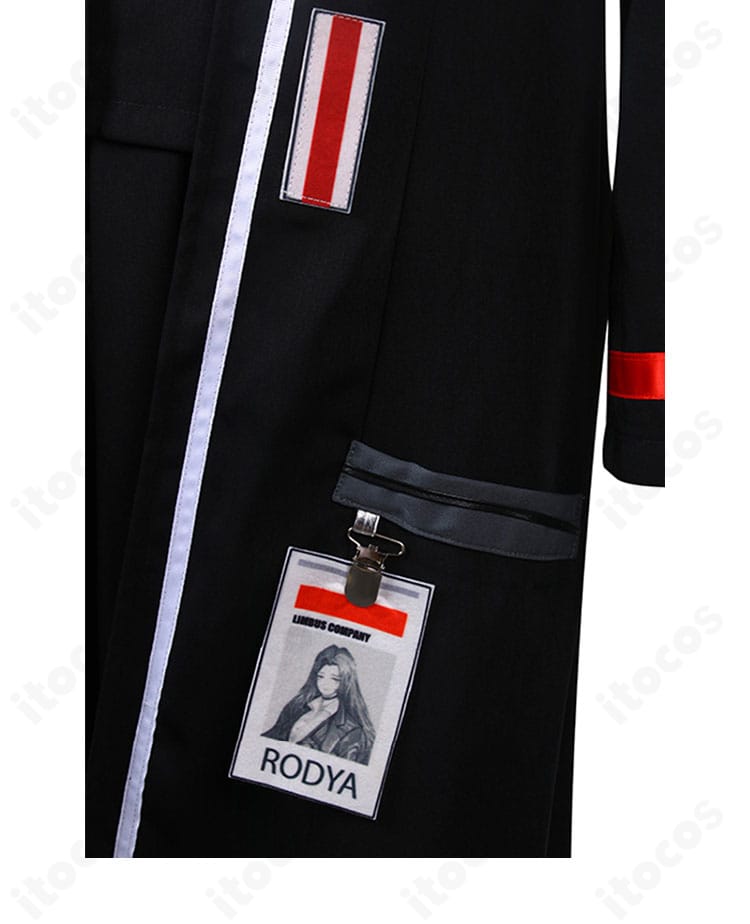 ロージャ衣装の裾装飾ディテール。コート下部のデザインとエッジの処理を強調。