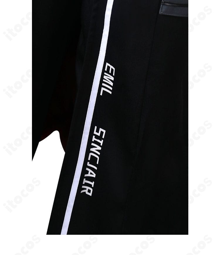 Limbus Company シンクレア衣装・コート門襟の文字装飾。フォント風意匠と縁取りの仕上がりが見える詳細。