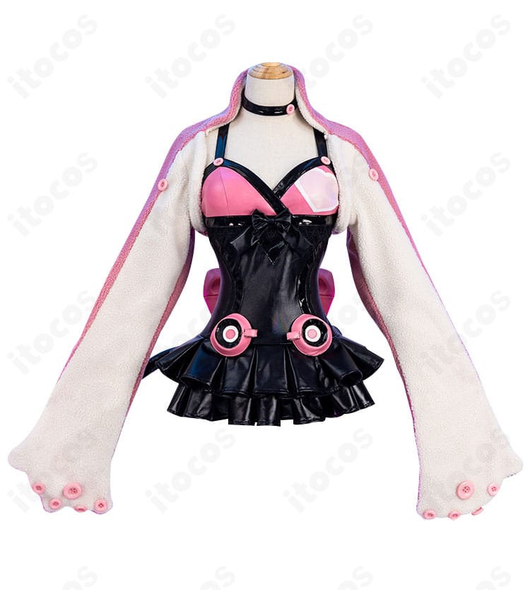 『鉄拳7』ラッキー・クロエ 衣装の正面全身。ワンピースとコートのレイヤー構成と配色が鮮明にわかる画像。