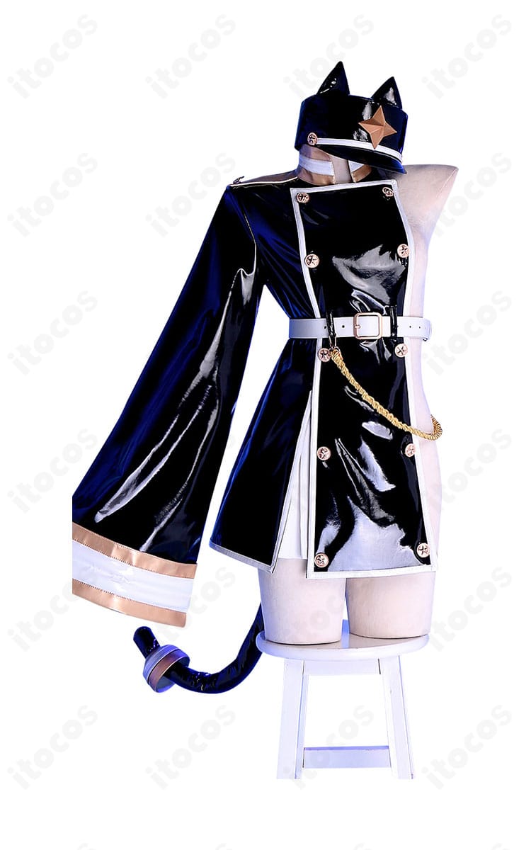 阿良河キウィ コスプレ衣装の正面全体。上着の発色、ベルト配置、スカートのラインまで忠実に再現したデザイン。