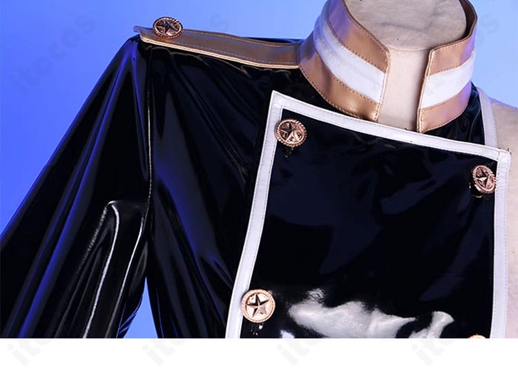 襟元の刺繍と装飾のアップ。阿良河キウィらしさを表すモチーフをきれいに再現した首周りの作り。