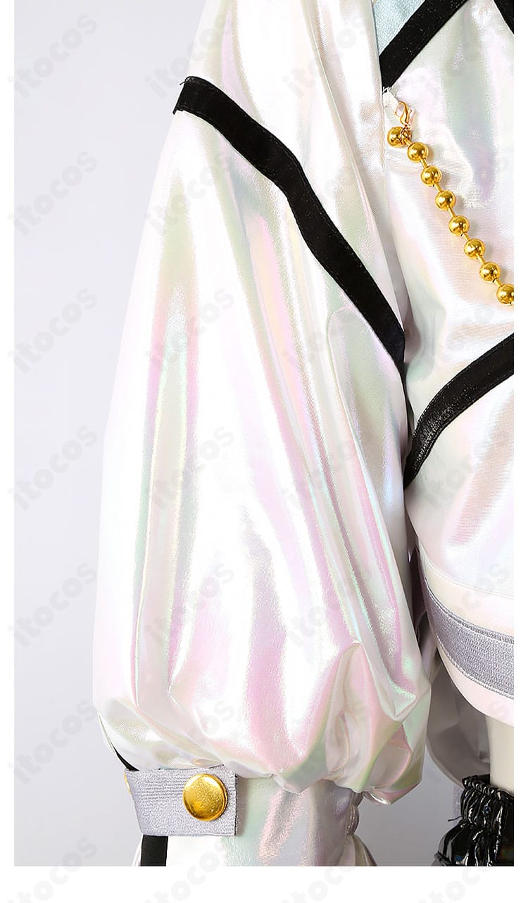 袖口の装飾ディテール拡大。華やかなトリムと配色が際立つ画像