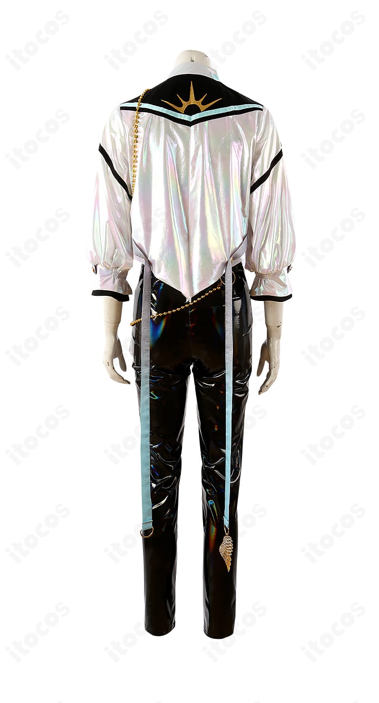 9周年記念衣装の背面ディテール。背中の装飾とカッティングを示す画像